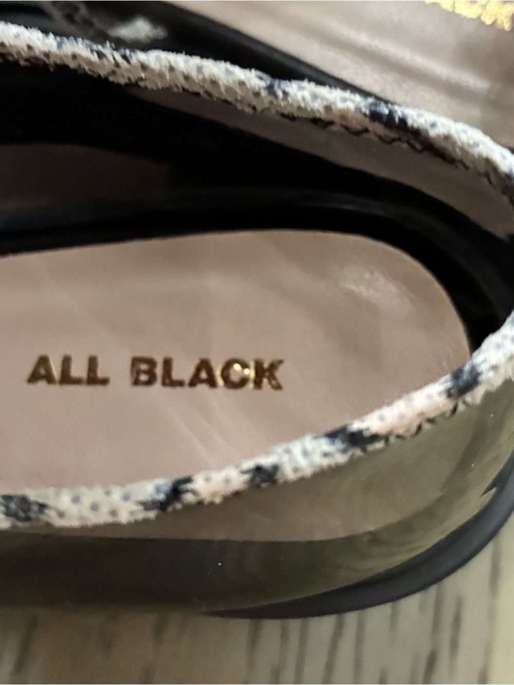 All Black Women's Two-Tone Textured sandals - Black & Cream